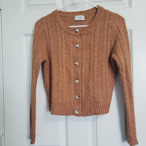 Dress Forum Los Angeles Cable Knit Cardigan Size S Button Up Light Demure SOFT - Picture 1 of 8